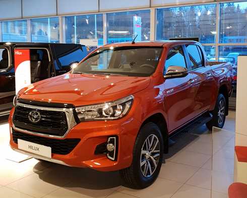 Orange Toyota Hilux Double Cab 2.4 AWD stulen i Husby, Stockholm